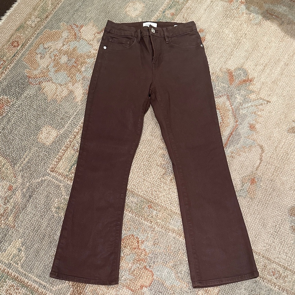 Frame le crop mini boot in brown coated denim